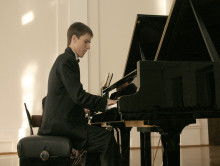pianist-na-8-marta0