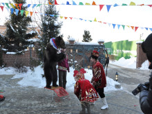 Дрессированный медведь на Масленицу