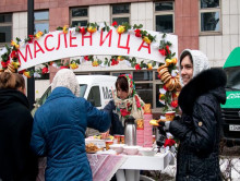 Блинная и чайная станции на Масленицу (тематические палатки и костюмы персонала) 