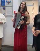 Аккордеонистка на 23 февраля