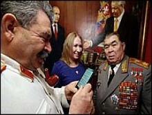 Поздравления от двойников (Сталин, Брежнев, Ленин)