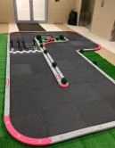 Гонки на радиоуправляемых машинках в офисе на 23 февраля