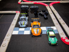 Трассовые машинки на 23 февраля в офис