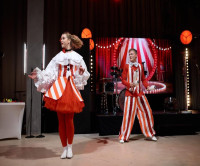 Артисты цирка в различных образах на 8 марта