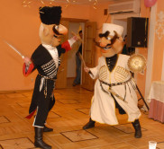 Комические ростовые куклы на 8 марта