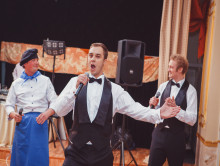 Поздравления с 8 марта в офисе от оперных певцов