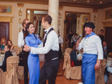 Поздравления с 8 марта в офисе от оперных певцов