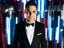 Ведущий на 8 марта