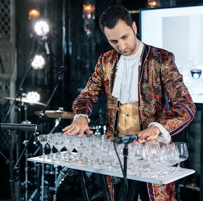 Номер «Игра на бокалах» на мероприятия и праздники.
