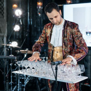 Номер «Игра на бокалах» на мероприятия и праздники.