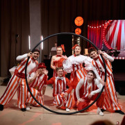 Артисты ретро цирка (жонглеры, ходулисты, акробаты, силачи) на мероприятия и праздники