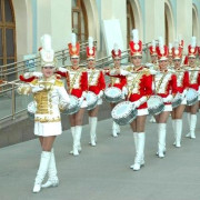 заказать оркестр барабанщиц на юбилей компании