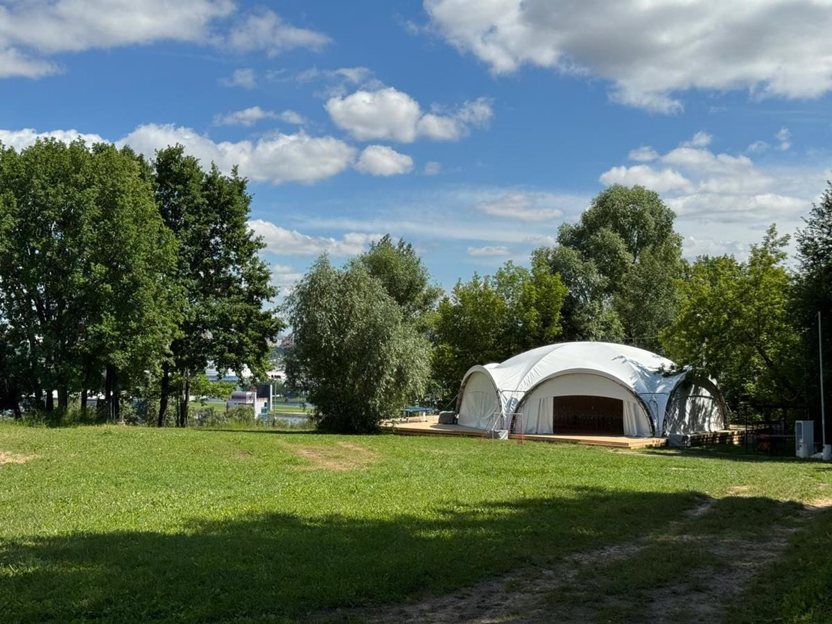 Шатер на природе для мероприятий в Москве